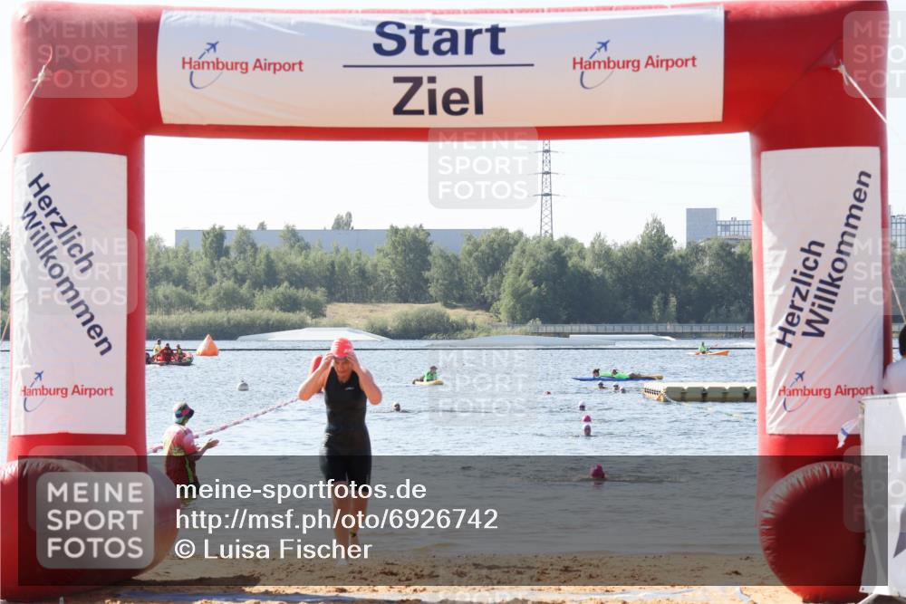 01.09.2024 - 17. Tribühne Triathlon Luisa Fischer http://msf.ph/oto/6926742 01.09.2024 10:59:47 Schwimmen 377 meine-sportfotos.de