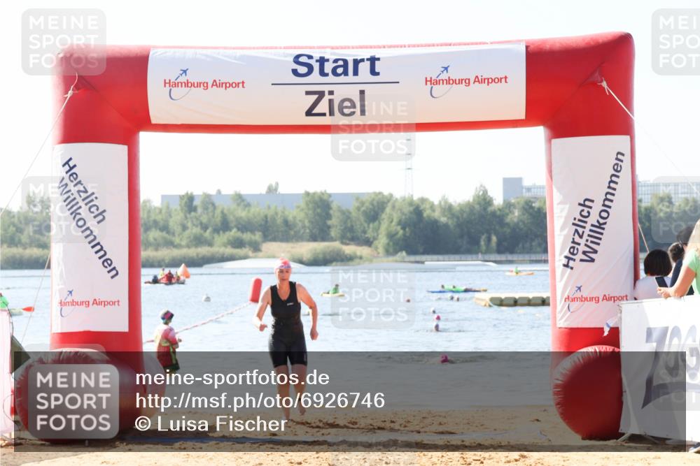01.09.2024 - 17. Tribühne Triathlon Luisa Fischer http://msf.ph/oto/6926746 01.09.2024 10:59:48 Schwimmen 377 meine-sportfotos.de