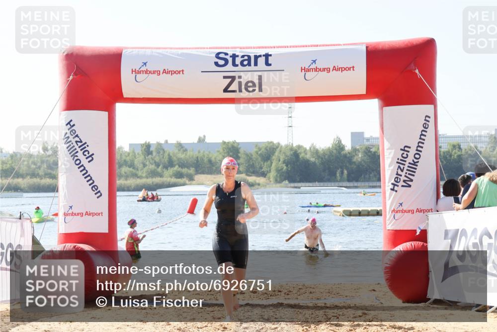 01.09.2024 - 17. Tribühne Triathlon Luisa Fischer http://msf.ph/oto/6926751 01.09.2024 10:59:50 Schwimmen 377, 443 meine-sportfotos.de