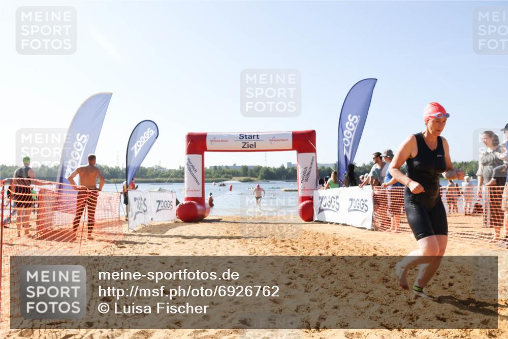 01.09.2024 - 17. Tribühne Triathlon Luisa Fischer http://msf.ph/oto/6926762 01.09.2024 10:59:54 Schwimmen 377, 443 meine-sportfotos.de