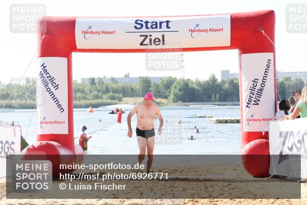 01.09.2024 - 17. Tribühne Triathlon Luisa Fischer http://msf.ph/oto/6926771 01.09.2024 10:59:59 Schwimmen 443 meine-sportfotos.de