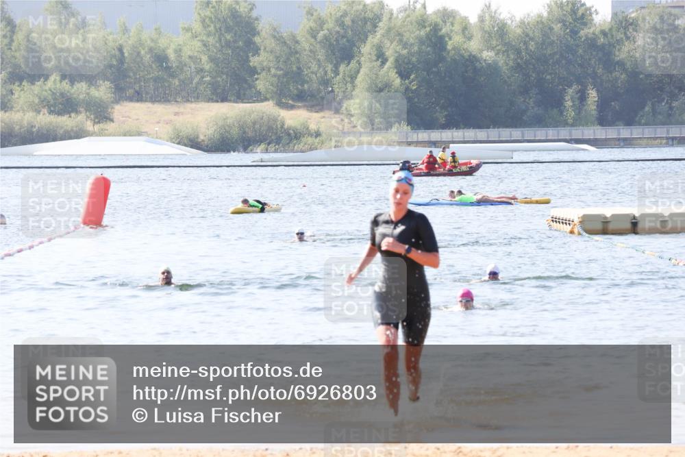 01.09.2024 - 17. Tribühne Triathlon Luisa Fischer http://msf.ph/oto/6926803 01.09.2024 11:00:12 Schwimmen 441 meine-sportfotos.de