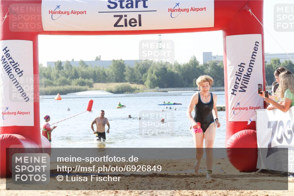 01.09.2024 - 17. Tribühne Triathlon Luisa Fischer http://msf.ph/oto/6926849 01.09.2024 11:00:35 Schwimmen 380, 422, 444 meine-sportfotos.de