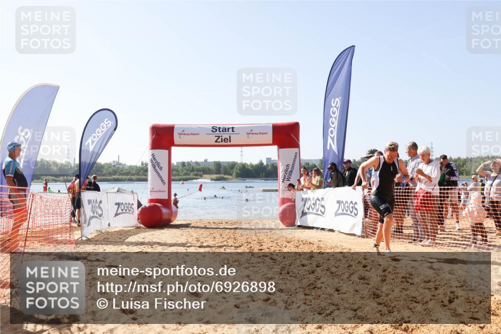 01.09.2024 - 17. Tribühne Triathlon Luisa Fischer http://msf.ph/oto/6926898 01.09.2024 11:00:47 Schwimmen 380, 422 meine-sportfotos.de