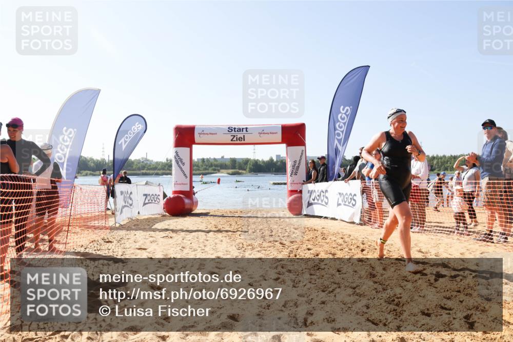 01.09.2024 - 17. Tribühne Triathlon Luisa Fischer http://msf.ph/oto/6926967 01.09.2024 11:01:25 Schwimmen 322, 350, 403 meine-sportfotos.de