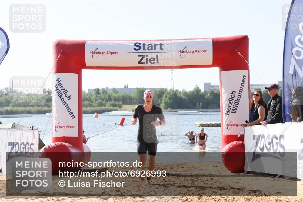 01.09.2024 - 17. Tribühne Triathlon Luisa Fischer http://msf.ph/oto/6926993 01.09.2024 11:01:56 Schwimmen 398, 421 meine-sportfotos.de