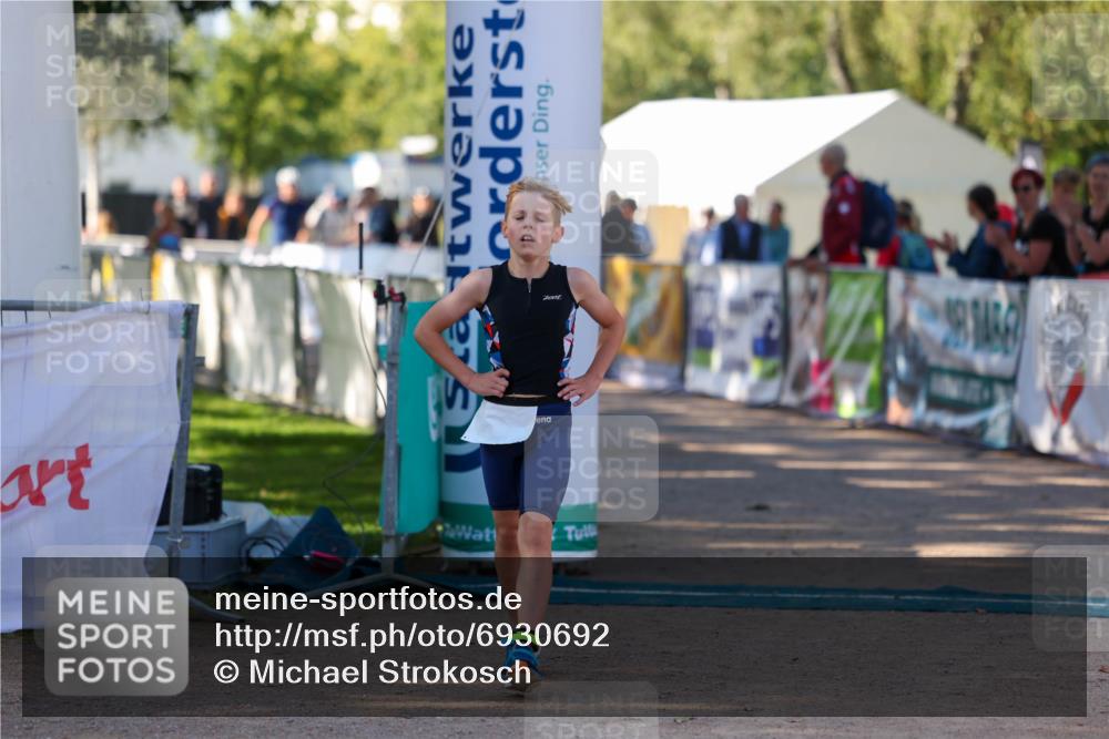 01.09.2024 - 17. Tribühne Triathlon Michael Strokosch http://msf.ph/oto/6930692 01.09.2024 09:45:31 Ziel 72, 135 meine-sportfotos.de