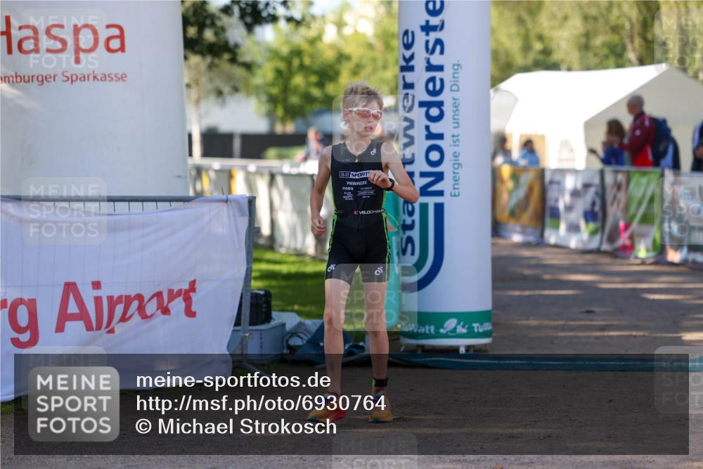 01.09.2024 - 17. Tribühne Triathlon Michael Strokosch http://msf.ph/oto/6930764 01.09.2024 09:46:42 Ziel 94 meine-sportfotos.de