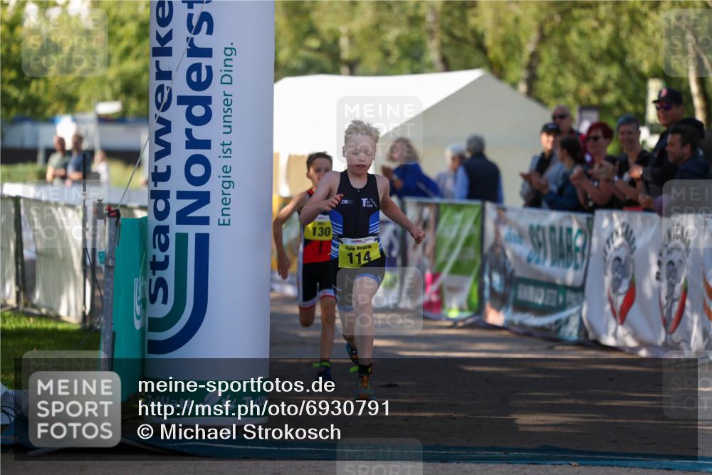 01.09.2024 - 17. Tribühne Triathlon Michael Strokosch http://msf.ph/oto/6930791 01.09.2024 09:47:00 Ziel 114, 130 meine-sportfotos.de