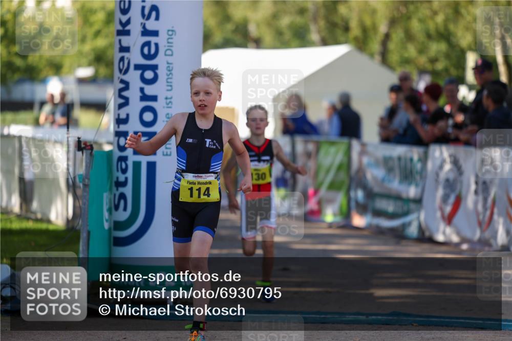 01.09.2024 - 17. Tribühne Triathlon Michael Strokosch http://msf.ph/oto/6930795 01.09.2024 09:47:01 Ziel 114, 130 meine-sportfotos.de