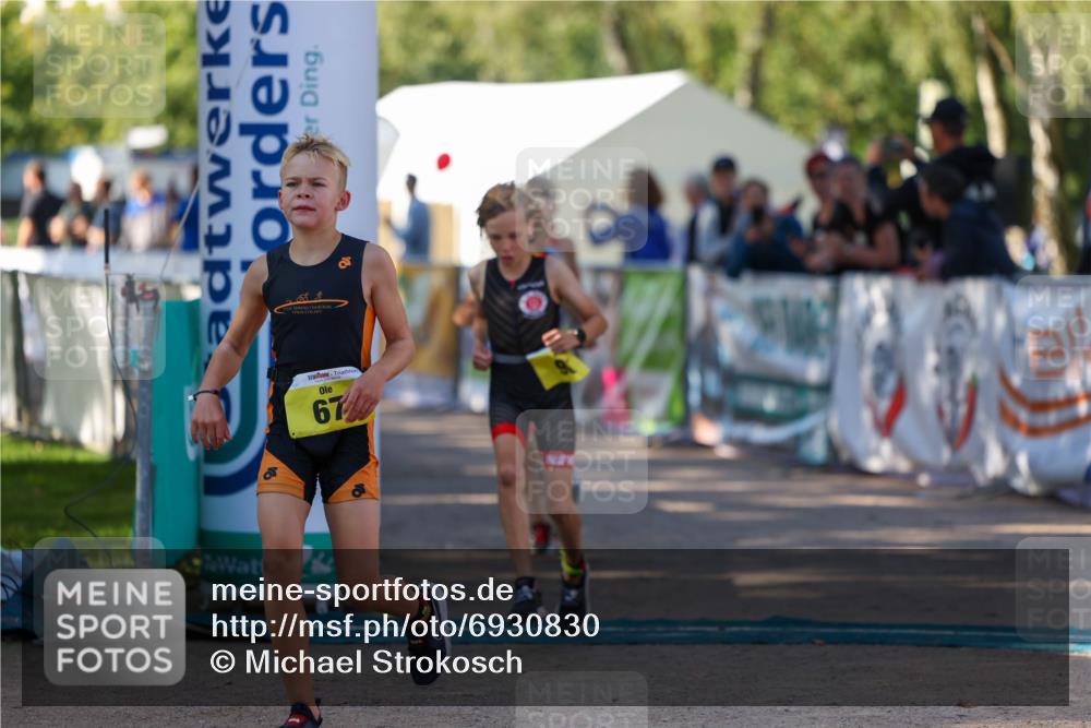 01.09.2024 - 17. Tribühne Triathlon Michael Strokosch http://msf.ph/oto/6930830 01.09.2024 09:47:40 Ziel 67, 89, 90, 106, 119 meine-sportfotos.de