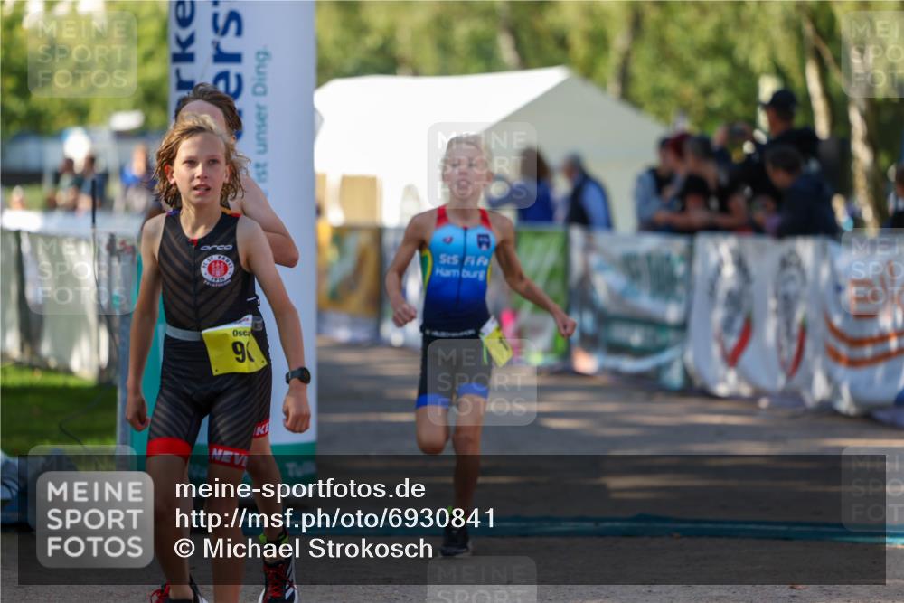 01.09.2024 - 17. Tribühne Triathlon Michael Strokosch http://msf.ph/oto/6930841 01.09.2024 09:47:42 Ziel 67, 71, 89, 90, 106, 119 meine-sportfotos.de