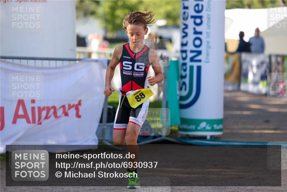 01.09.2024 - 17. Tribühne Triathlon Michael Strokosch http://msf.ph/oto/6930937 01.09.2024 09:49:12 Ziel 88, 133 meine-sportfotos.de