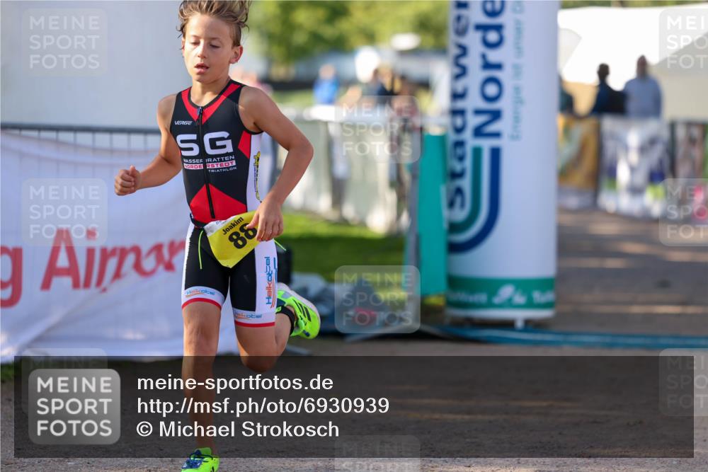 01.09.2024 - 17. Tribühne Triathlon Michael Strokosch http://msf.ph/oto/6930939 01.09.2024 09:49:12 Ziel 88, 133 meine-sportfotos.de
