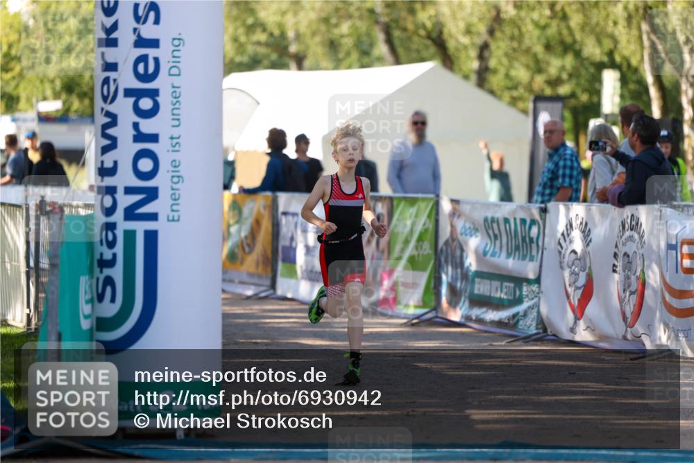 01.09.2024 - 17. Tribühne Triathlon Michael Strokosch http://msf.ph/oto/6930942 01.09.2024 09:49:16 Ziel 133 meine-sportfotos.de