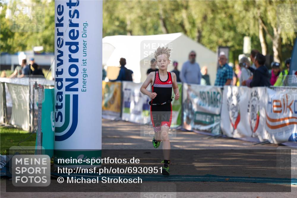 01.09.2024 - 17. Tribühne Triathlon Michael Strokosch http://msf.ph/oto/6930951 01.09.2024 09:49:17 Ziel 133 meine-sportfotos.de