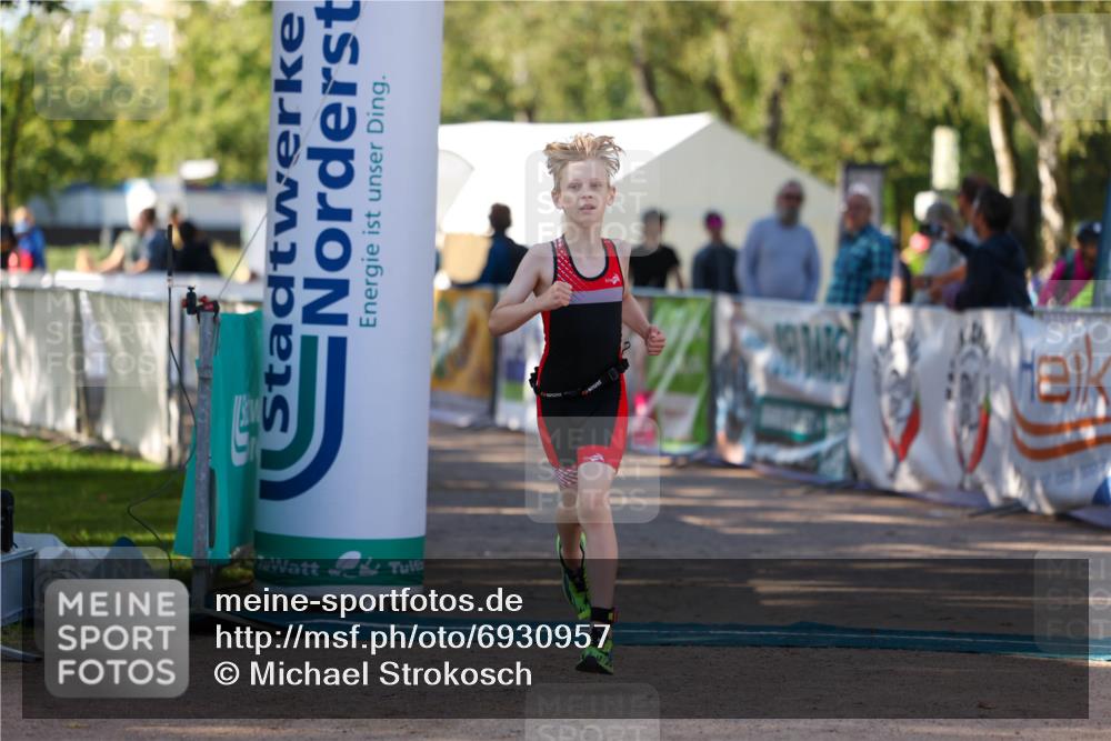 01.09.2024 - 17. Tribühne Triathlon Michael Strokosch http://msf.ph/oto/6930957 01.09.2024 09:49:18 Ziel 65, 133 meine-sportfotos.de