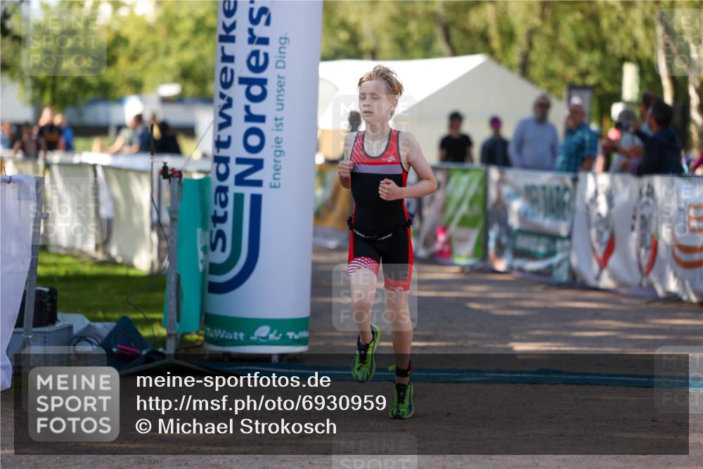 01.09.2024 - 17. Tribühne Triathlon Michael Strokosch http://msf.ph/oto/6930959 01.09.2024 09:49:18 Ziel 65, 133 meine-sportfotos.de