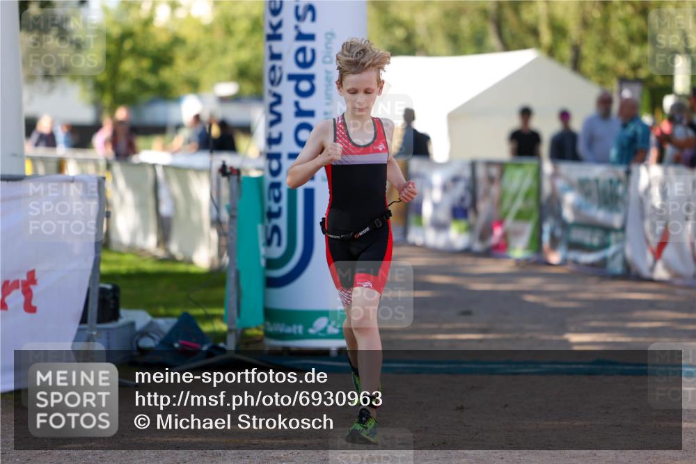 01.09.2024 - 17. Tribühne Triathlon Michael Strokosch http://msf.ph/oto/6930963 01.09.2024 09:49:18 Ziel 65, 133 meine-sportfotos.de