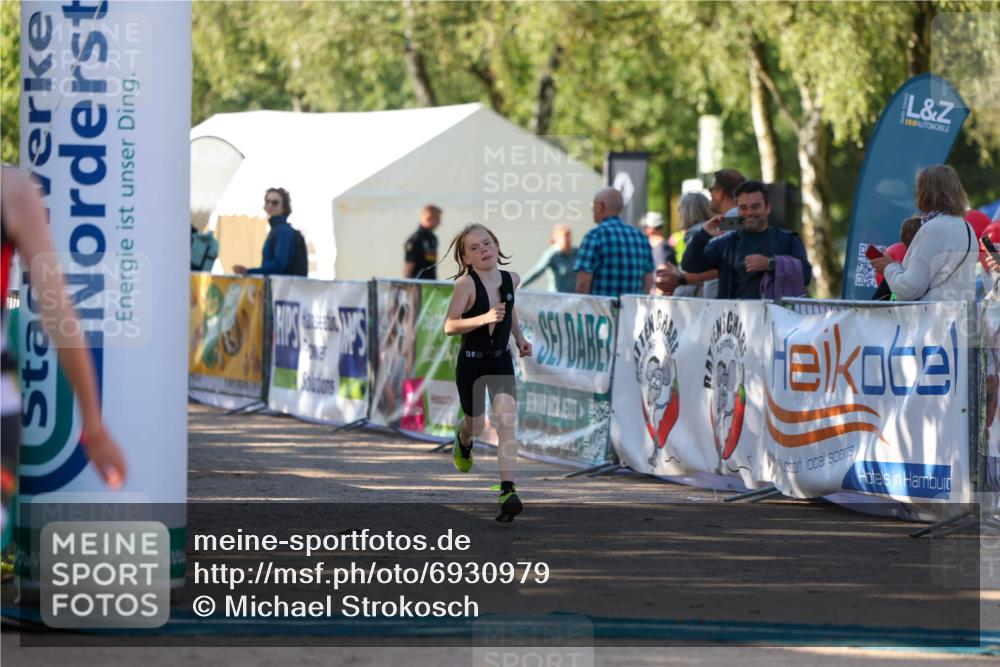 01.09.2024 - 17. Tribühne Triathlon Michael Strokosch http://msf.ph/oto/6930979 01.09.2024 09:49:28 Ziel 62, 65, 68 meine-sportfotos.de