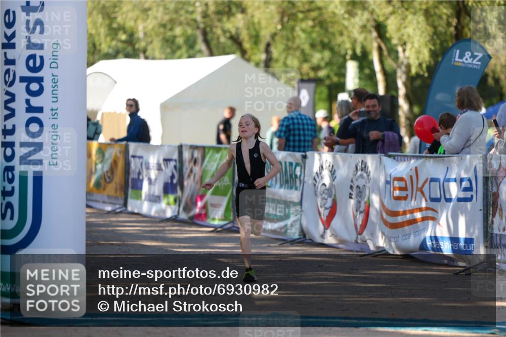 01.09.2024 - 17. Tribühne Triathlon Michael Strokosch http://msf.ph/oto/6930982 01.09.2024 09:49:28 Ziel 62, 65, 68 meine-sportfotos.de