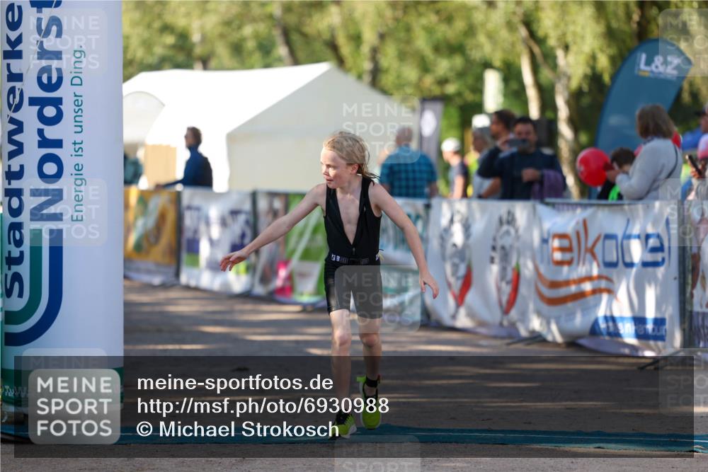 01.09.2024 - 17. Tribühne Triathlon Michael Strokosch http://msf.ph/oto/6930988 01.09.2024 09:49:29 Ziel 62, 65, 68 meine-sportfotos.de