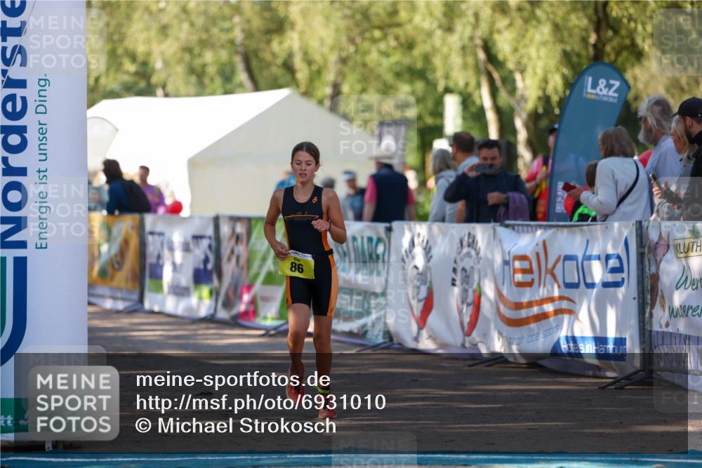 01.09.2024 - 17. Tribühne Triathlon Michael Strokosch http://msf.ph/oto/6931010 01.09.2024 09:49:35 Ziel 62, 86 meine-sportfotos.de