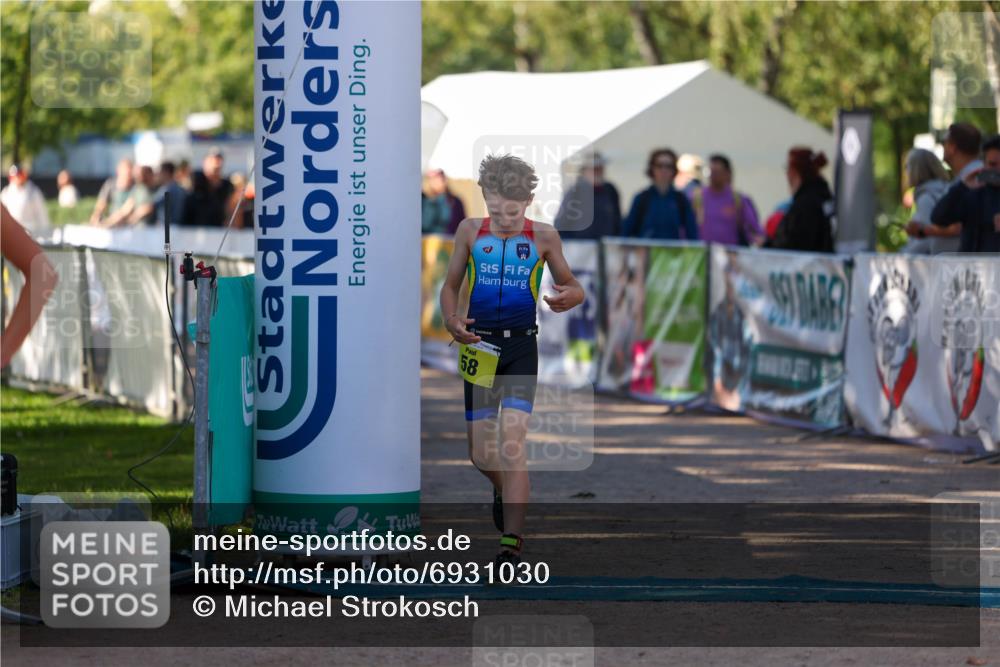 01.09.2024 - 17. Tribühne Triathlon Michael Strokosch http://msf.ph/oto/6931030 01.09.2024 09:49:42 Ziel 58, 103 meine-sportfotos.de