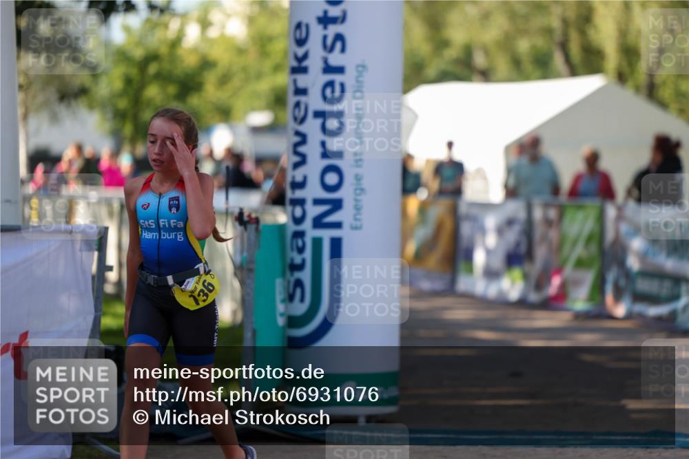 01.09.2024 - 17. Tribühne Triathlon Michael Strokosch http://msf.ph/oto/6931076 01.09.2024 09:49:54 Ziel 83, 136 meine-sportfotos.de
