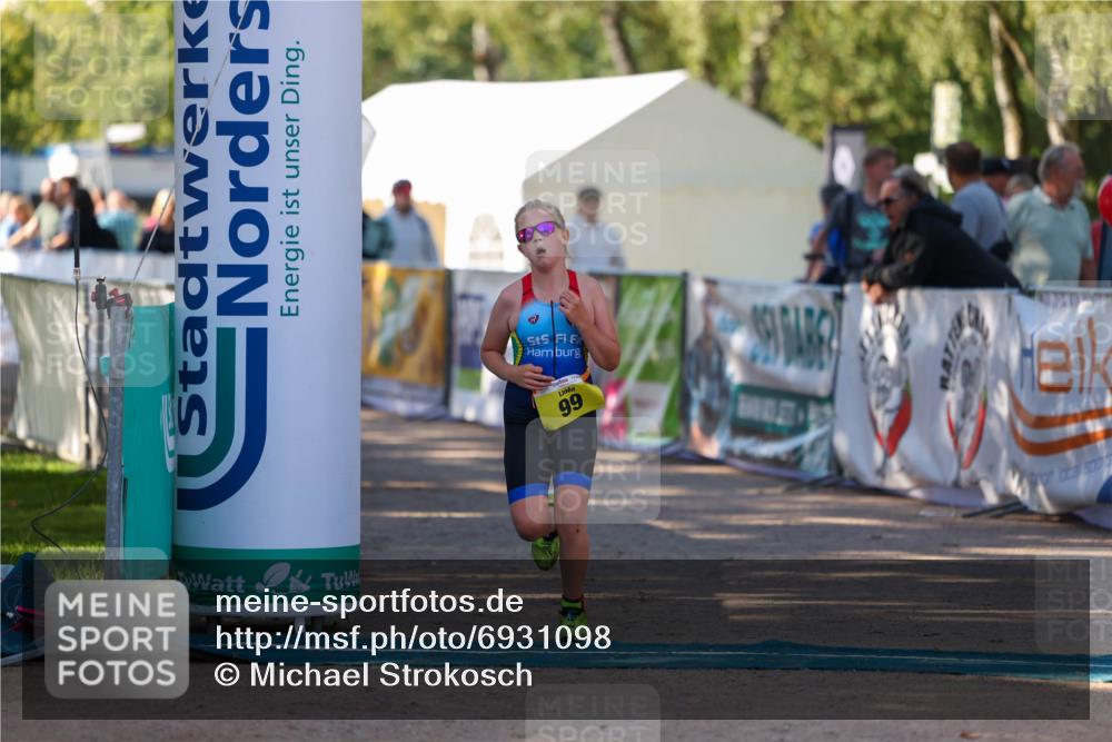 01.09.2024 - 17. Tribühne Triathlon Michael Strokosch http://msf.ph/oto/6931098 01.09.2024 09:50:02 Ziel 83, 92, 99 meine-sportfotos.de