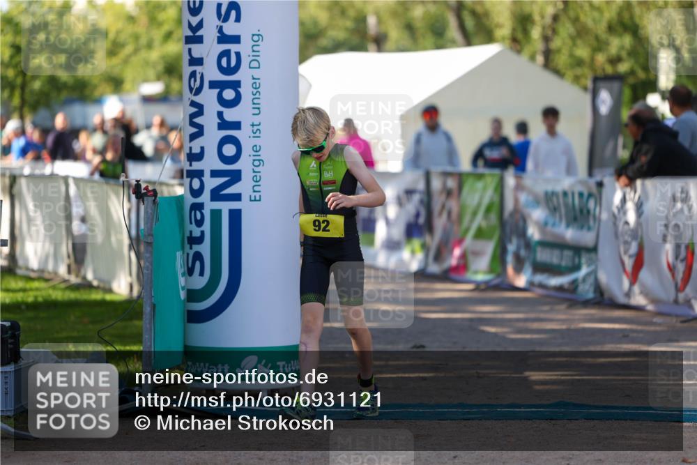01.09.2024 - 17. Tribühne Triathlon Michael Strokosch http://msf.ph/oto/6931121 01.09.2024 09:50:06 Ziel 70, 92, 99, 128 meine-sportfotos.de