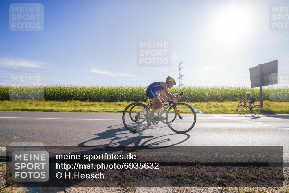01.09.2024 - 17. Tribühne Triathlon H.Heesch http://msf.ph/oto/6935632 01.09.2024 09:39:01 Radfahren 67, 71, 83, 84, 90, 99, 119, 130, 132 meine-sportfotos.de
