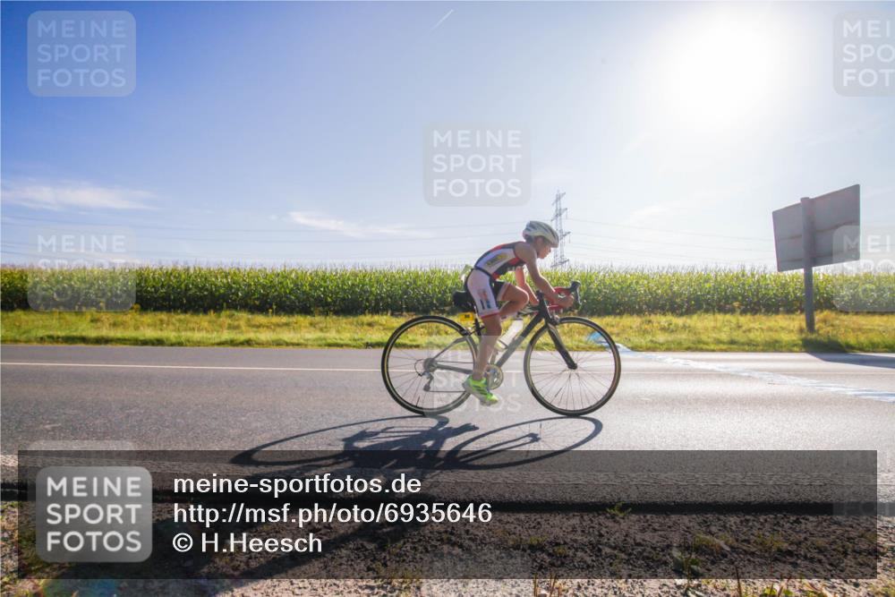 01.09.2024 - 17. Tribühne Triathlon H.Heesch http://msf.ph/oto/6935646 01.09.2024 09:40:27 Radfahren 62, 68, 85, 88, 103 meine-sportfotos.de