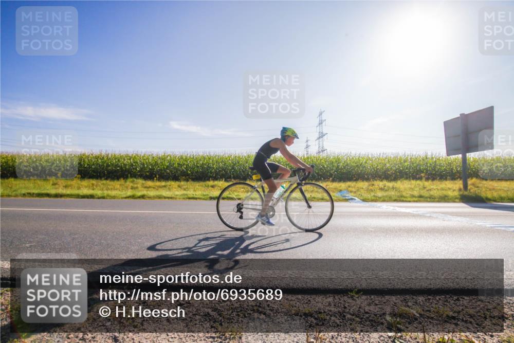 01.09.2024 - 17. Tribühne Triathlon H.Heesch http://msf.ph/oto/6935689 01.09.2024 09:41:16 Radfahren 70, 77, 96 meine-sportfotos.de