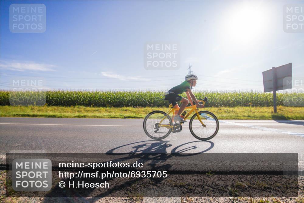 01.09.2024 - 17. Tribühne Triathlon H.Heesch http://msf.ph/oto/6935705 01.09.2024 09:41:44 Radfahren 102, 125, 129 meine-sportfotos.de