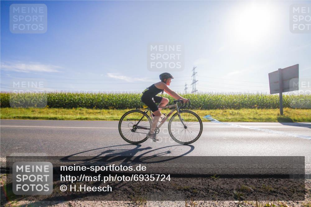 01.09.2024 - 17. Tribühne Triathlon H.Heesch http://msf.ph/oto/6935724 01.09.2024 09:43:25 Radfahren 80, 95, 123 meine-sportfotos.de