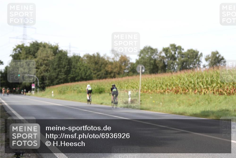 01.09.2024 - 17. Tribühne Triathlon H.Heesch http://msf.ph/oto/6936926 01.09.2024 15:43:51 Radfahren 1149, 1227, 1237 meine-sportfotos.de