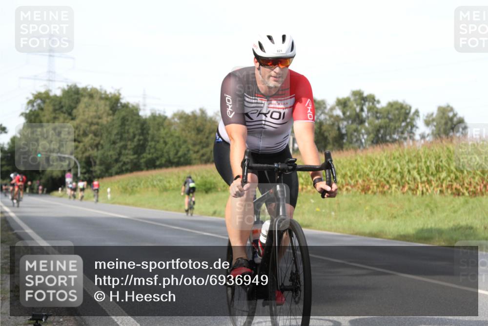 01.09.2024 - 17. Tribühne Triathlon H.Heesch http://msf.ph/oto/6936949 01.09.2024 15:44:09 Radfahren 821, 929, 974, 1139, 1198, 1205, 1226, 1231 meine-sportfotos.de