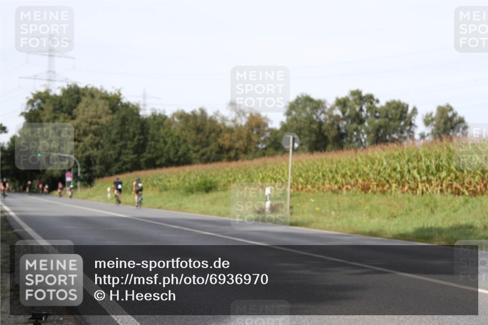 01.09.2024 - 17. Tribühne Triathlon H.Heesch http://msf.ph/oto/6936970 01.09.2024 15:44:21 Radfahren 831, 918, 1219, 1490 meine-sportfotos.de