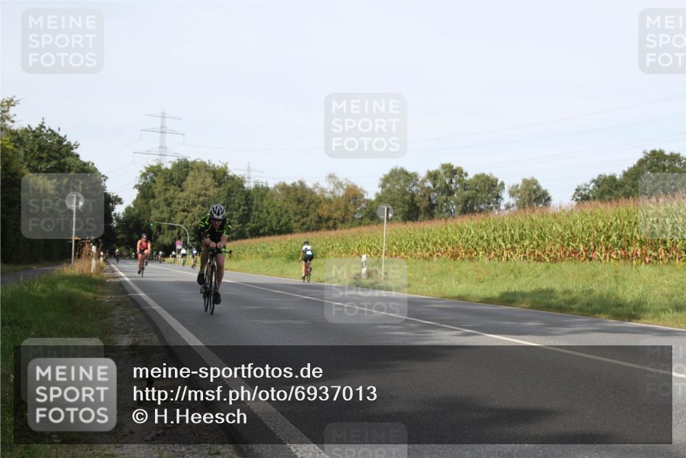 01.09.2024 - 17. Tribühne Triathlon H.Heesch http://msf.ph/oto/6937013 01.09.2024 15:44:53 Radfahren 890, 927, 940, 1055 meine-sportfotos.de