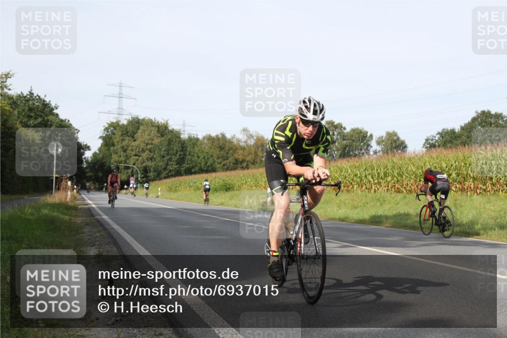 01.09.2024 - 17. Tribühne Triathlon H.Heesch http://msf.ph/oto/6937015 01.09.2024 15:44:54 Radfahren 890, 927, 940, 1055 meine-sportfotos.de