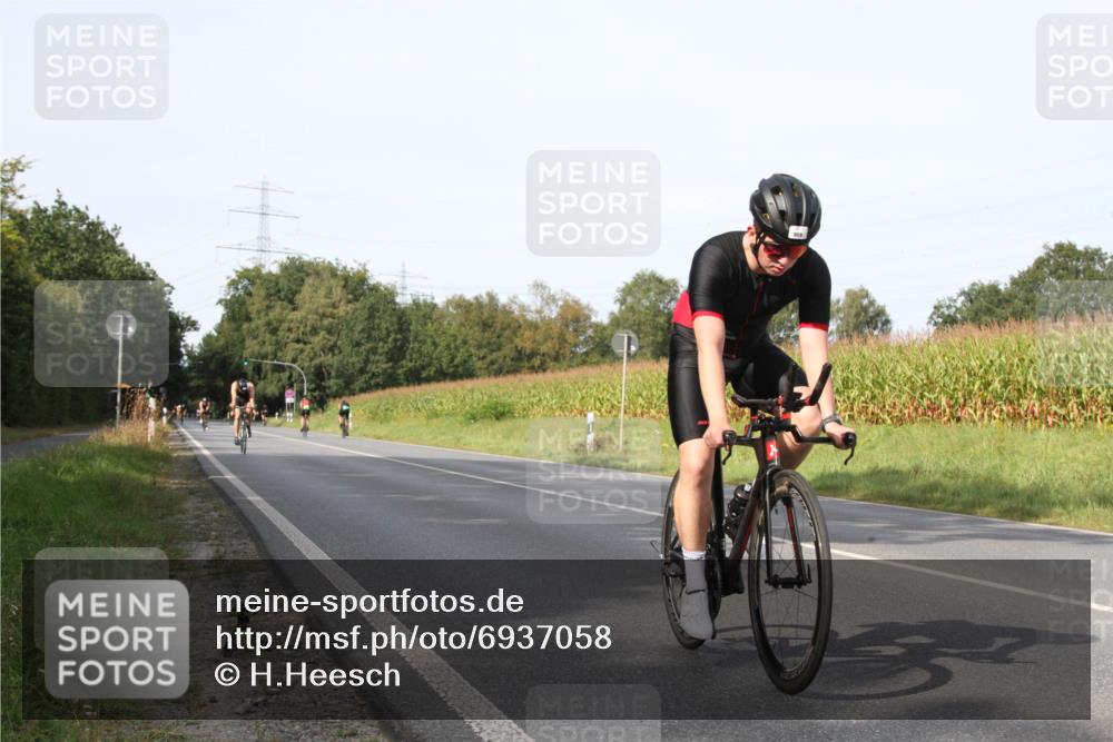 01.09.2024 - 17. Tribühne Triathlon H.Heesch http://msf.ph/oto/6937058 01.09.2024 15:45:30 Radfahren 817, 959, 960 meine-sportfotos.de