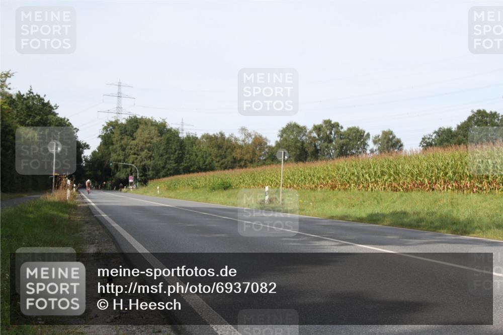 01.09.2024 - 17. Tribühne Triathlon H.Heesch http://msf.ph/oto/6937082 01.09.2024 15:45:48 Radfahren 1259, 1442 meine-sportfotos.de