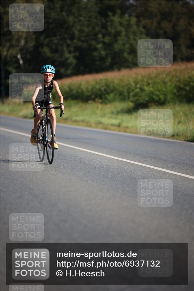 01.09.2024 - 17. Tribühne Triathlon H.Heesch http://msf.ph/oto/6937132 01.09.2024 09:38:21 Radfahren 94, 133 meine-sportfotos.de