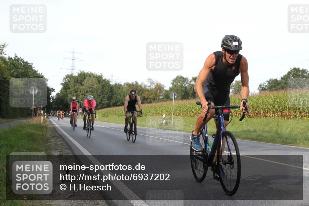 01.09.2024 - 17. Tribühne Triathlon H.Heesch http://msf.ph/oto/6937202 01.09.2024 15:47:10 Radfahren 913, 961, 970, 1037, 1057, 1160, 1253 meine-sportfotos.de