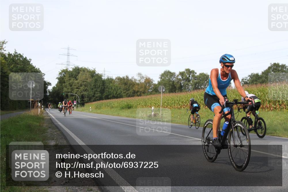 01.09.2024 - 17. Tribühne Triathlon H.Heesch http://msf.ph/oto/6937225 01.09.2024 15:47:13 Radfahren 903, 904, 913, 961, 970, 1037, 1057, 1130, 1160, 1253 meine-sportfotos.de