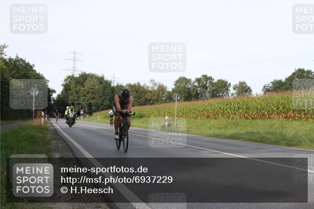 01.09.2024 - 17. Tribühne Triathlon H.Heesch http://msf.ph/oto/6937229 01.09.2024 15:47:16 Radfahren 903, 904, 970, 1037, 1044, 1057, 1130, 1160, 1253 meine-sportfotos.de