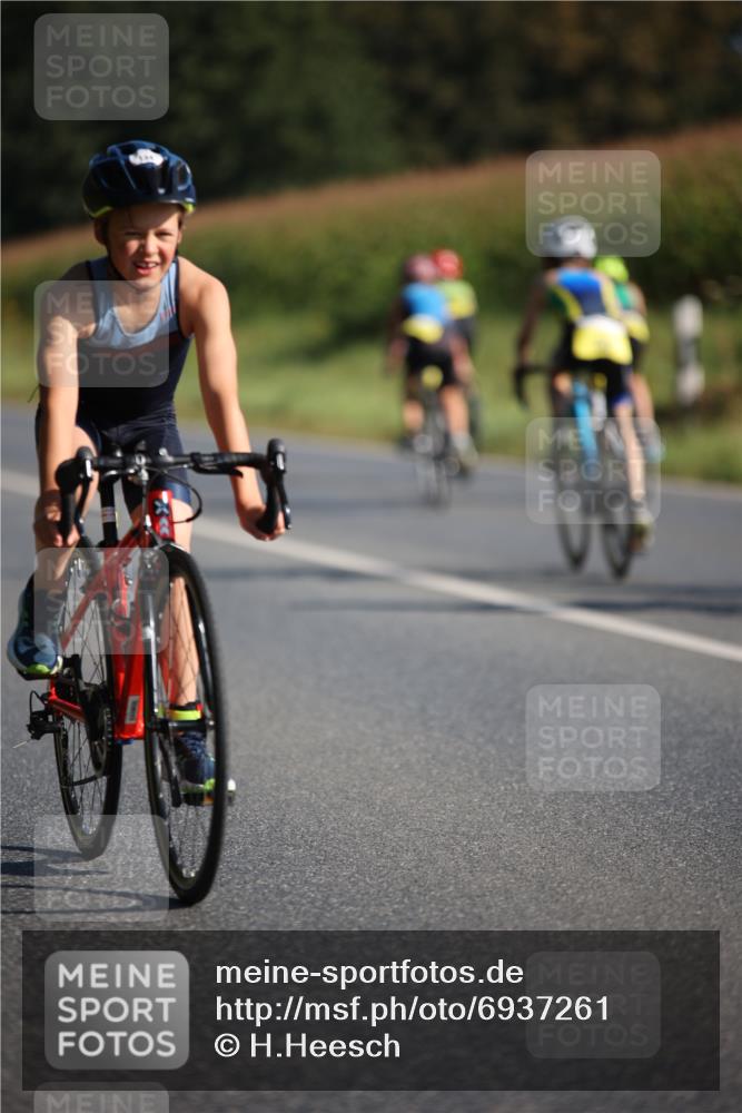 01.09.2024 - 17. Tribühne Triathlon H.Heesch http://msf.ph/oto/6937261 01.09.2024 09:39:12 Radfahren 86, 96, 113, 128, 134 meine-sportfotos.de