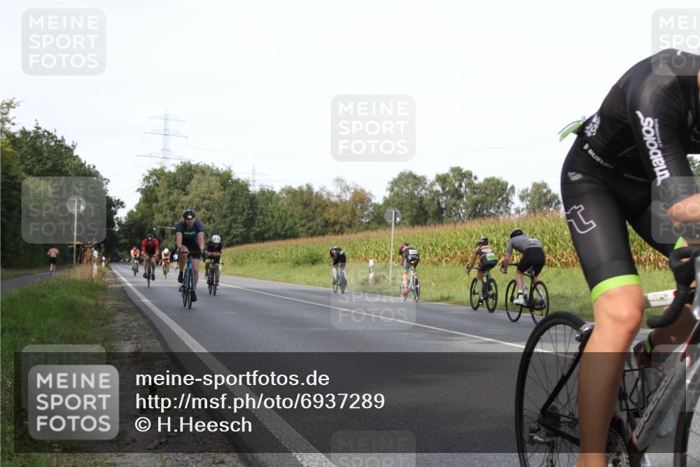 01.09.2024 - 17. Tribühne Triathlon H.Heesch http://msf.ph/oto/6937289 01.09.2024 15:47:44 Radfahren 1032, 1039, 1054, 1135, 1143, 1147, 1168, 1170, 1180, 1190, 1252, 1293 meine-sportfotos.de