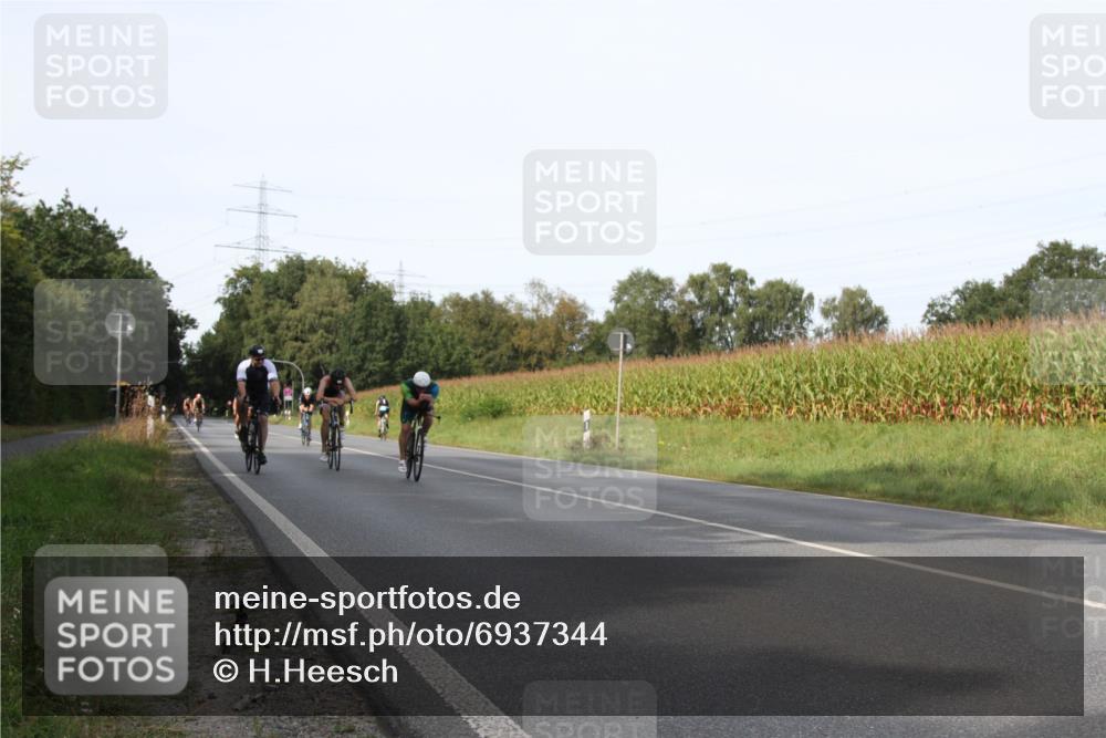 01.09.2024 - 17. Tribühne Triathlon H.Heesch http://msf.ph/oto/6937344 01.09.2024 15:48:17 Radfahren 4, 874, 887, 1139, 1144, 1156, 1164, 1177, 1183, 1197, 1241 meine-sportfotos.de